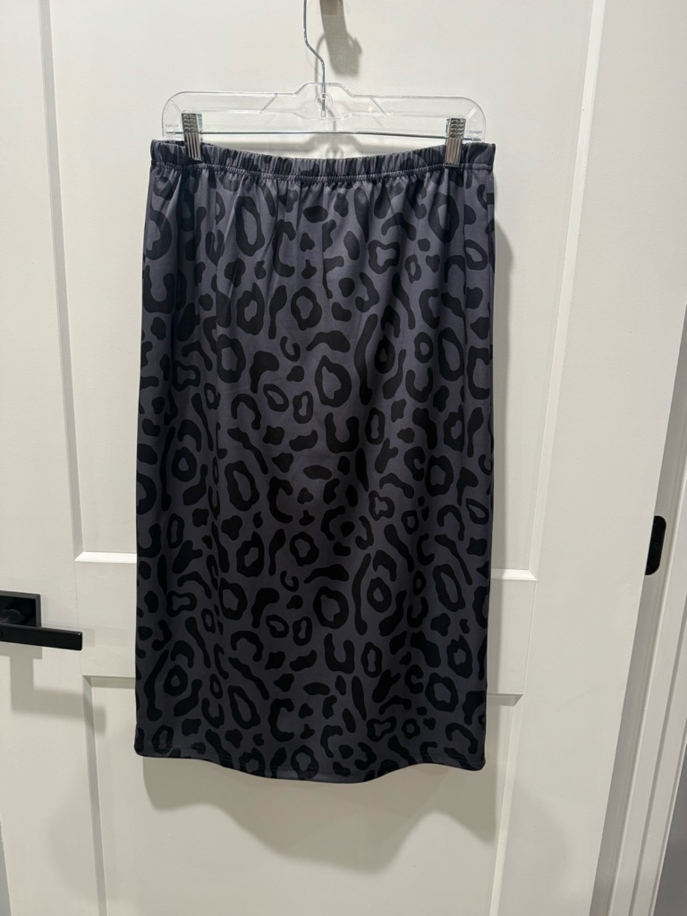 Nuggles Women's Black Grey Leopard Print Midi Skirt Elastic Waist Size XL - Picture 1 of 2